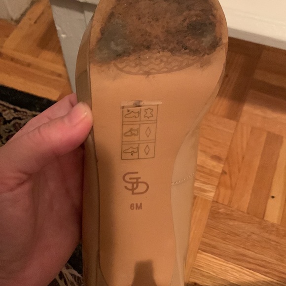 Beige heels - Picture 5 of 5